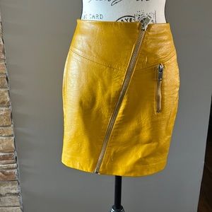 Stradivarius faux leather skirt - Size 4